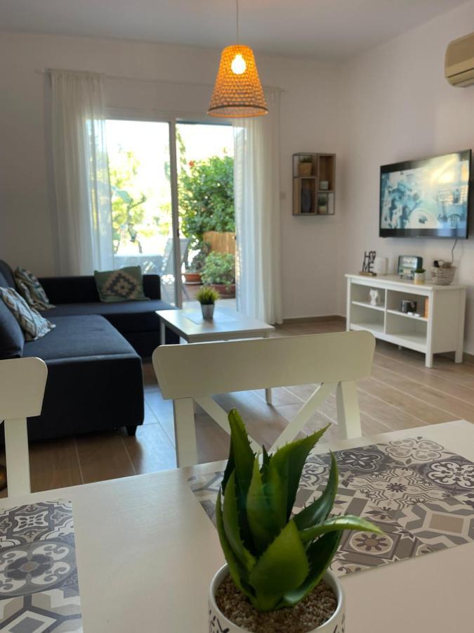 Rachel Suite By The Pool Paphos Exterior photo